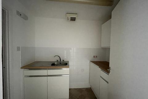 2 bedroom ground floor flat to rent - Knightwood Road, Hythe