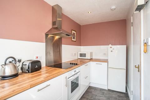 2 bedroom flat to rent, Timber Bush, The Shore, Edinburgh, EH6
