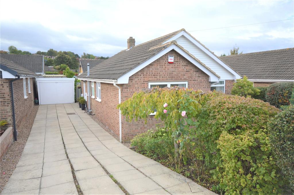 Manor Garth Road, Kippax, Leeds 3 bed bungalow £285,000