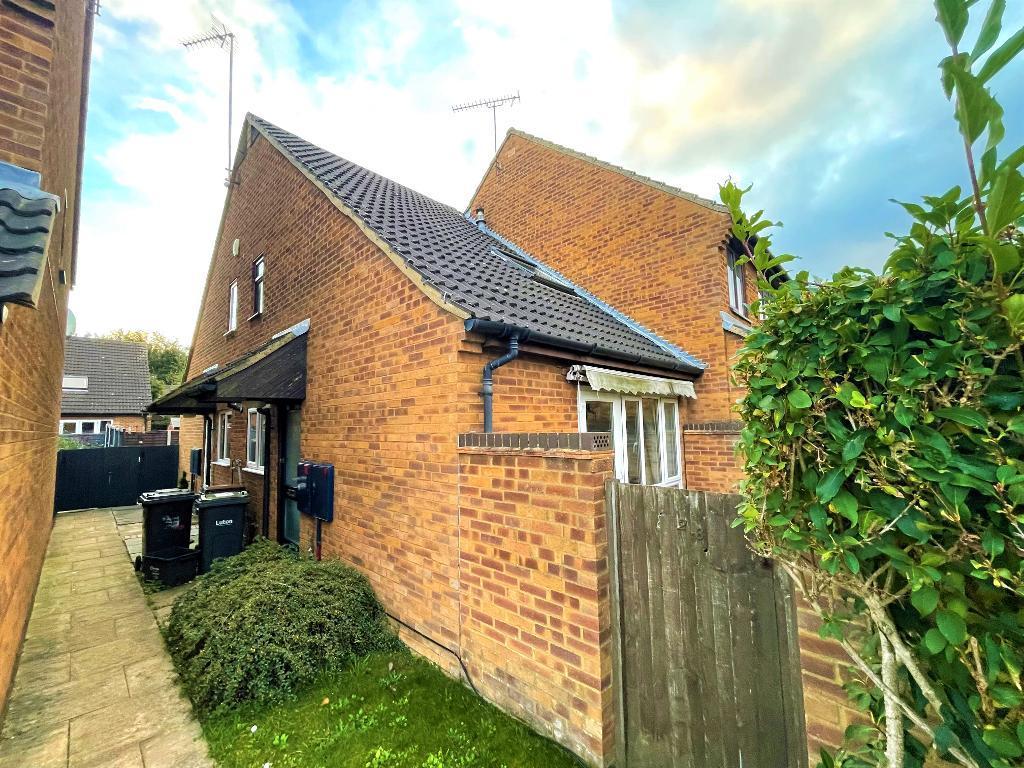 Sharples Green, Luton, Beds, LU3 4BB 1 bed cluster house to rent £775