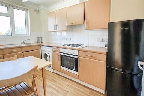106f Clarence Road, London, E5 8HB