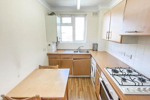 106f Clarence Road, London, E5 8HB