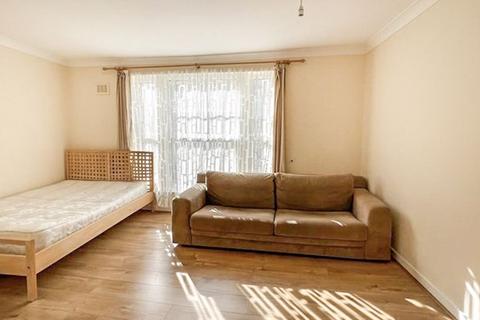 106f Clarence Road, London, E5 8HB