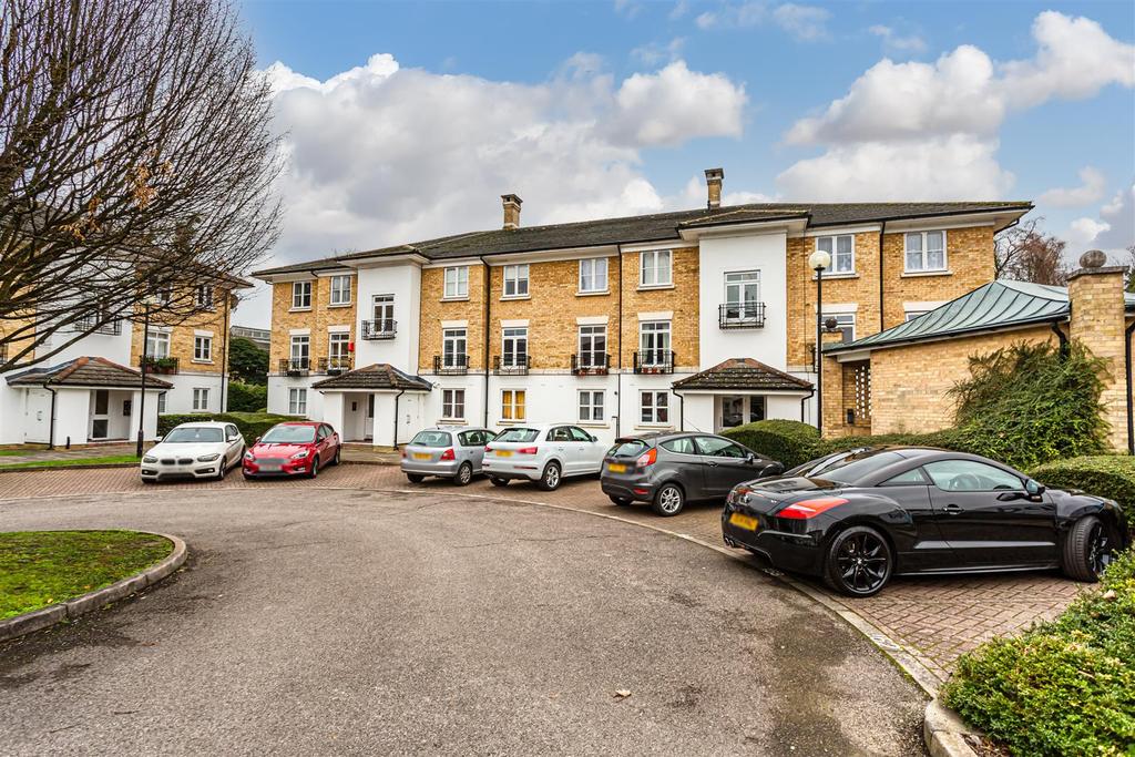 34 Kingswood Drive, Sutton 1 bed apartment £975 pcm (£225 pw)