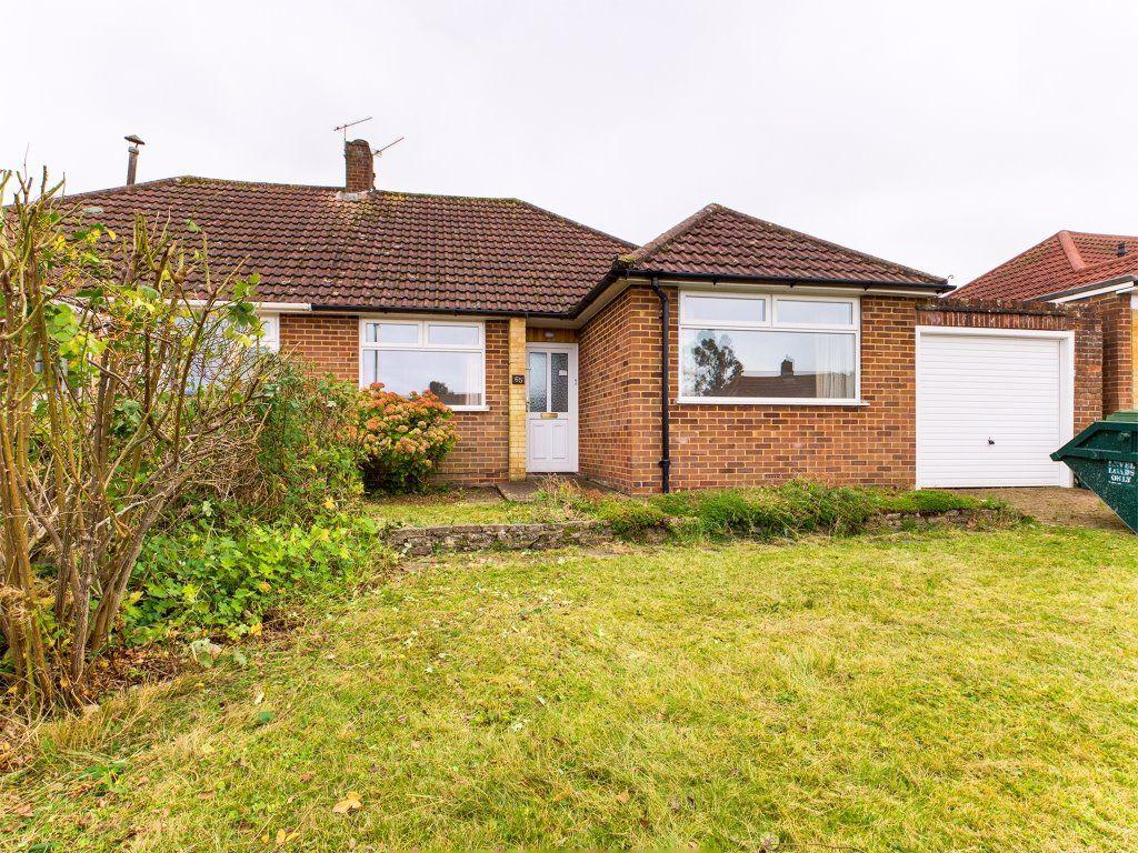 Elmwood Way, Basingstoke, Hampshire 2 bed bungalow £1,250 pcm (£288 pw)