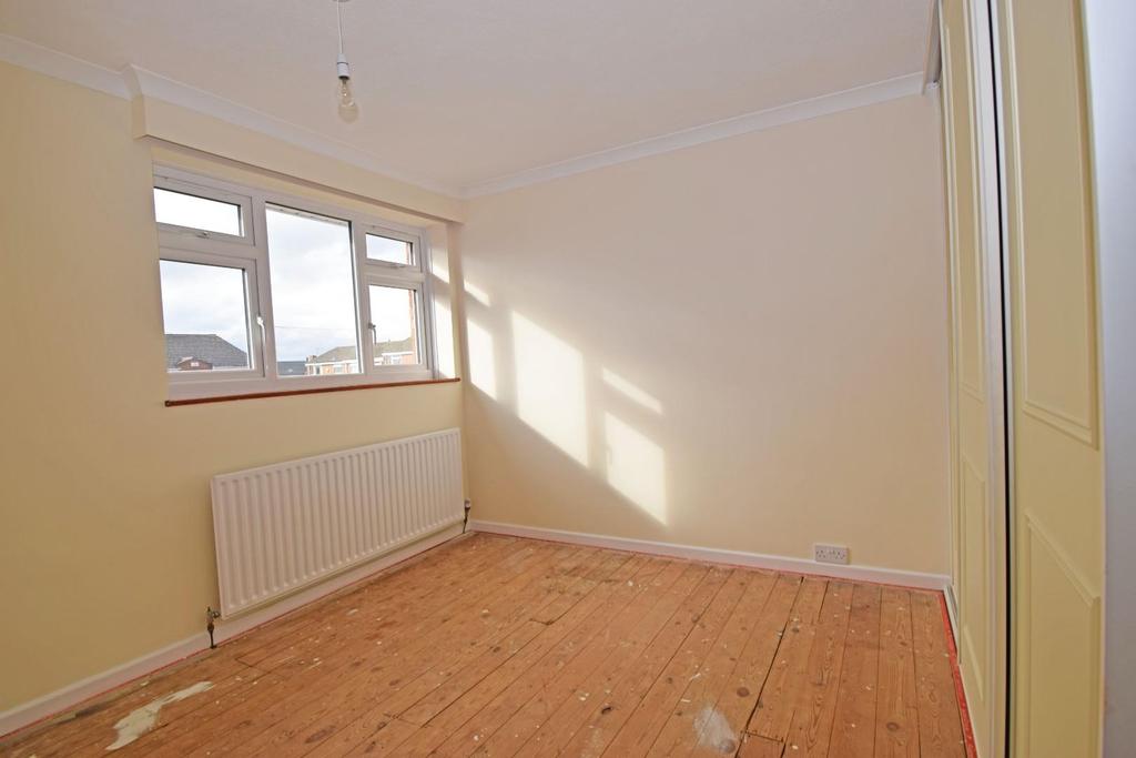 16 Silverdale, bed 2.jpg