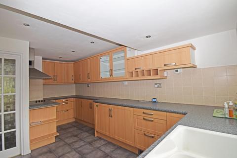 16 Silverdale, Bromsgrove, B61 8LD