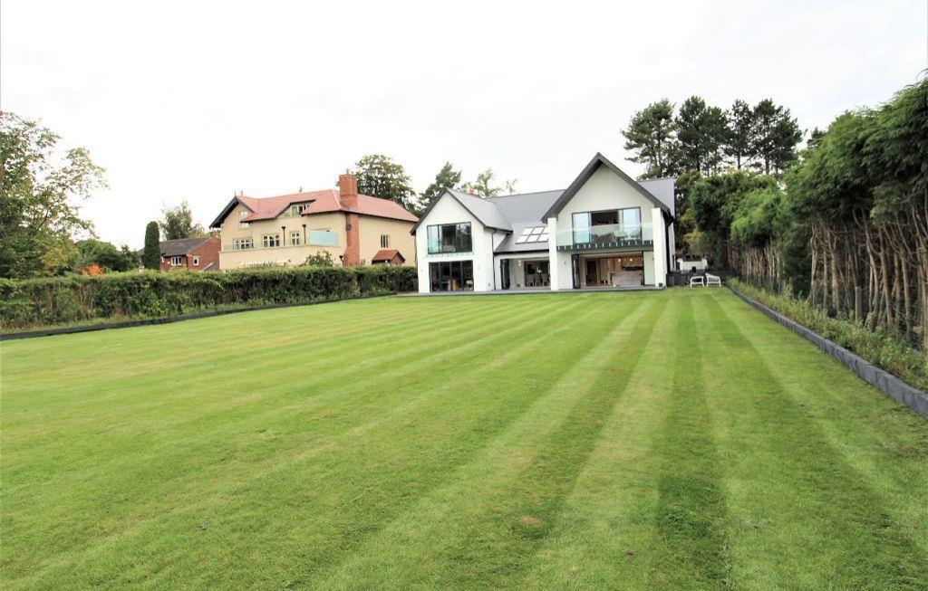 Goughs Lane, Knutsford 5 bed detached house