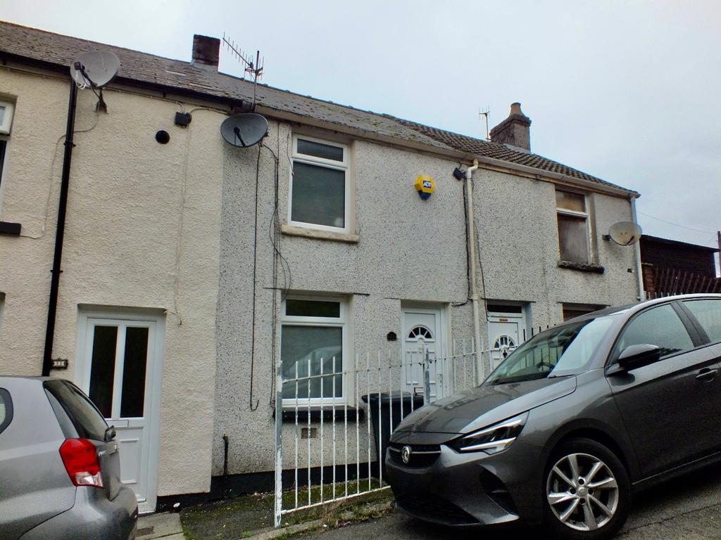 Rhiw Parc Road, Abertillery, NP13 1EW 2 bed terraced house £79,995