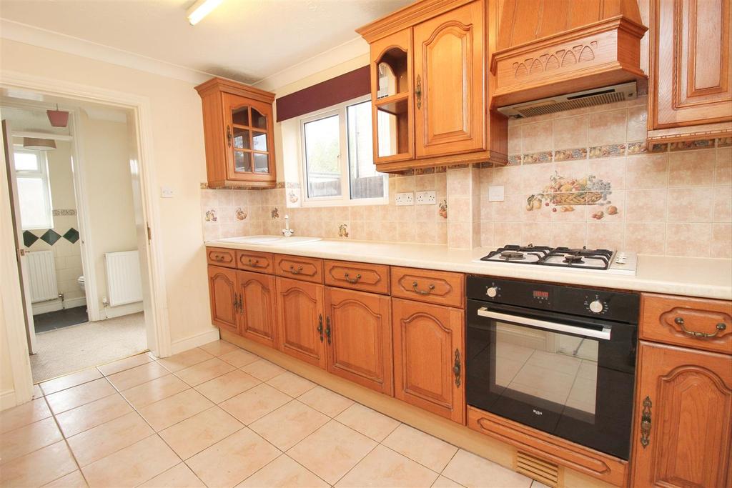 Bettina Grove, Bletchley, Milton Keynes 3 bed semidetached house £