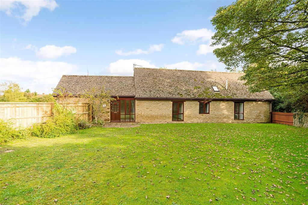 Main Street, Duns Tew 3 bed detached bungalow £500,000