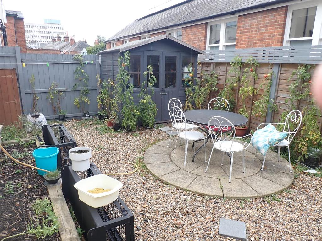 Walsingham Road, Colchester 3 bed end of terrace house £260,000