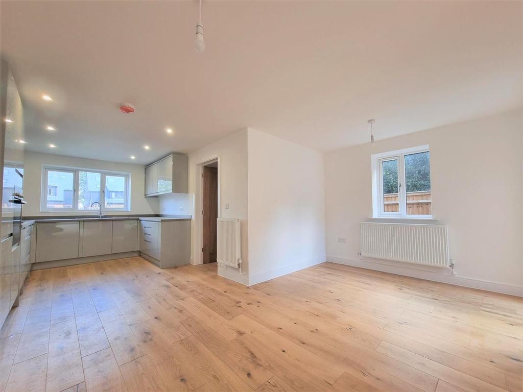 Southend Lane, Newent 5 bed detached house £450,000