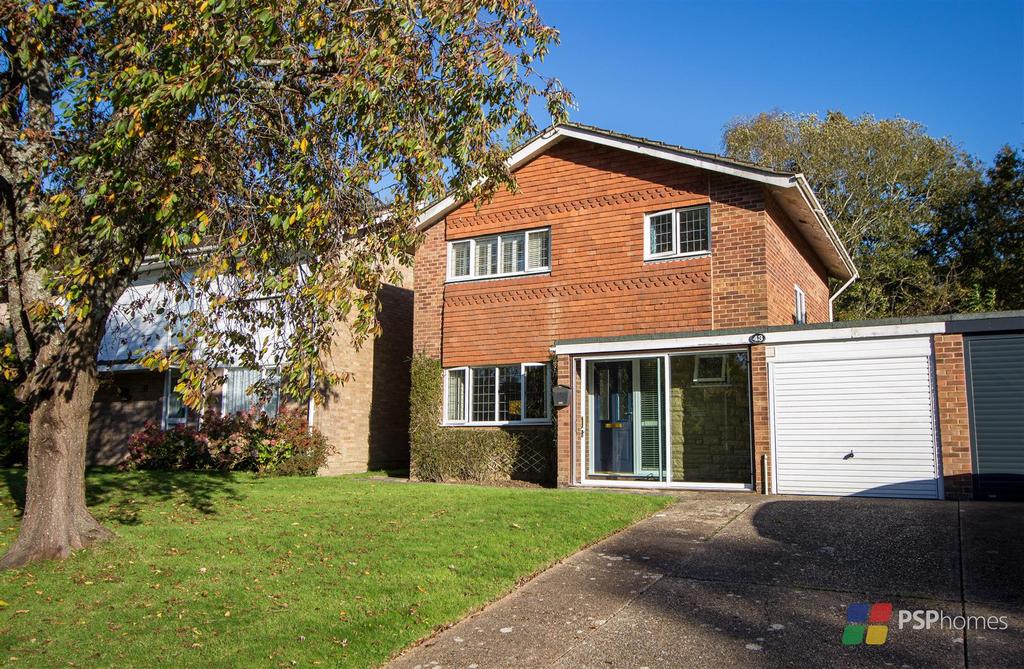 WALK OF STATION & EXCELLENT CATCHMENT AREA Wealden Way, Haywards