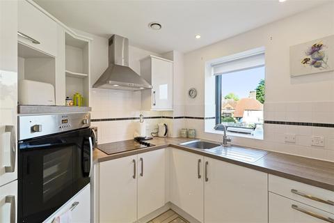 2 bedroom apartment for sale - Turner House, St Margarets Way, Midhurst,West Sussex