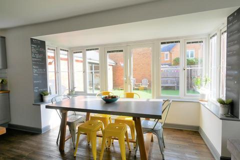 23 Cae Canol, Penarth, CF64 3RL