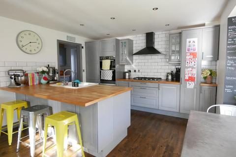 23 Cae Canol, Penarth, CF64 3RL