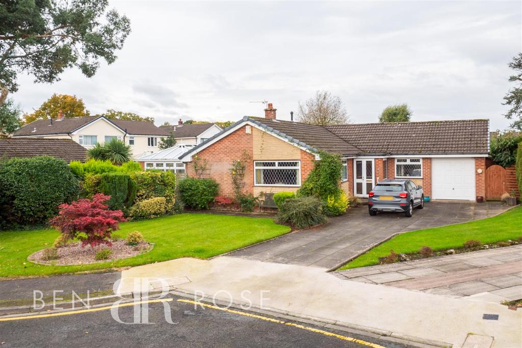 Wasdale Close, Leyland 3 bed detached bungalow £345,000
