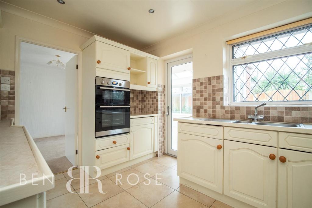 Wasdale Close, Leyland 3 bed detached bungalow £345,000