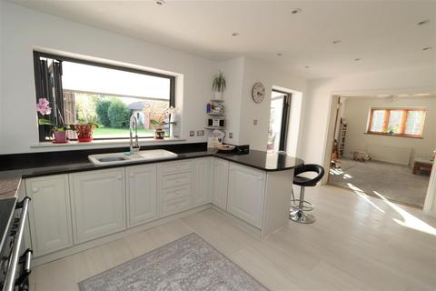 Mill House Magpie Lane, Little Warley, Brentwood, CM13 3DT