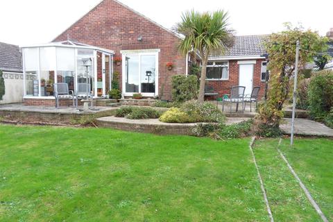 3 bedroom bungalow for sale - Oxford Street, Cowes