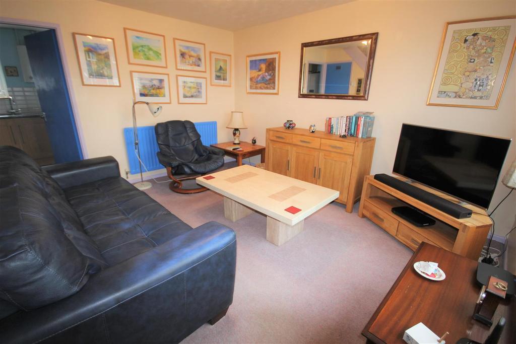 Ness Grove, Cheadle 2 bed semidetached house £150,000