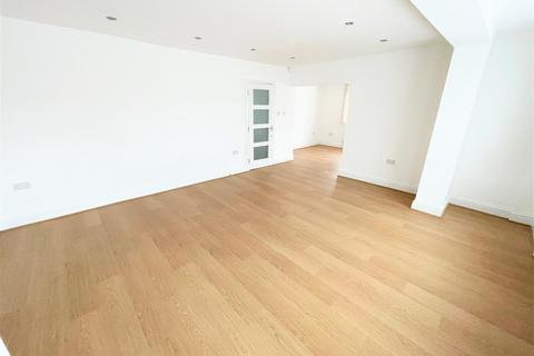 5 bedroom semi-detached house to rent, Woodcote Avenue, Mill Hill, NW7