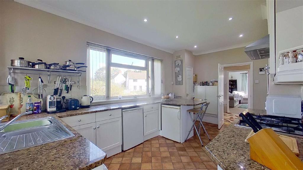 Kitchen dining room