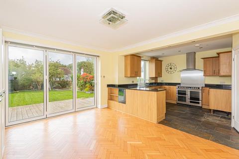28 Oak Hill, Epsom, KT18 7BT