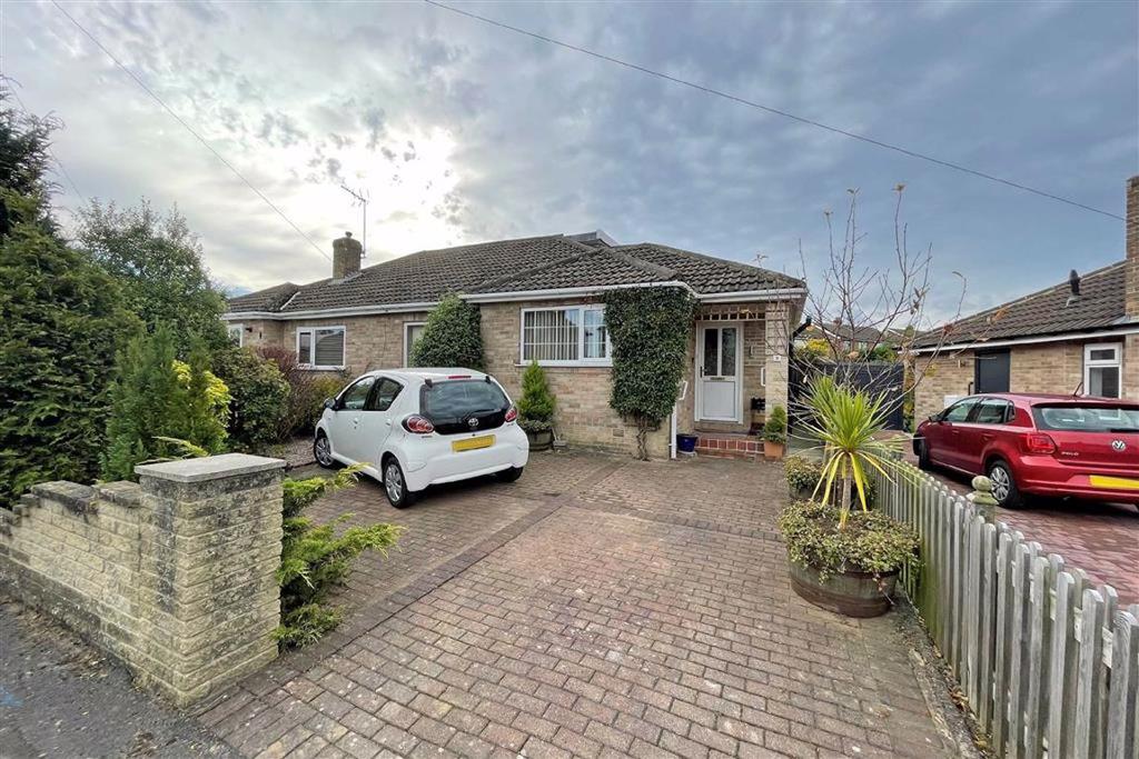 Hill Top Drive, Harrogate, North... 2 bed semidetached bungalow £235,000