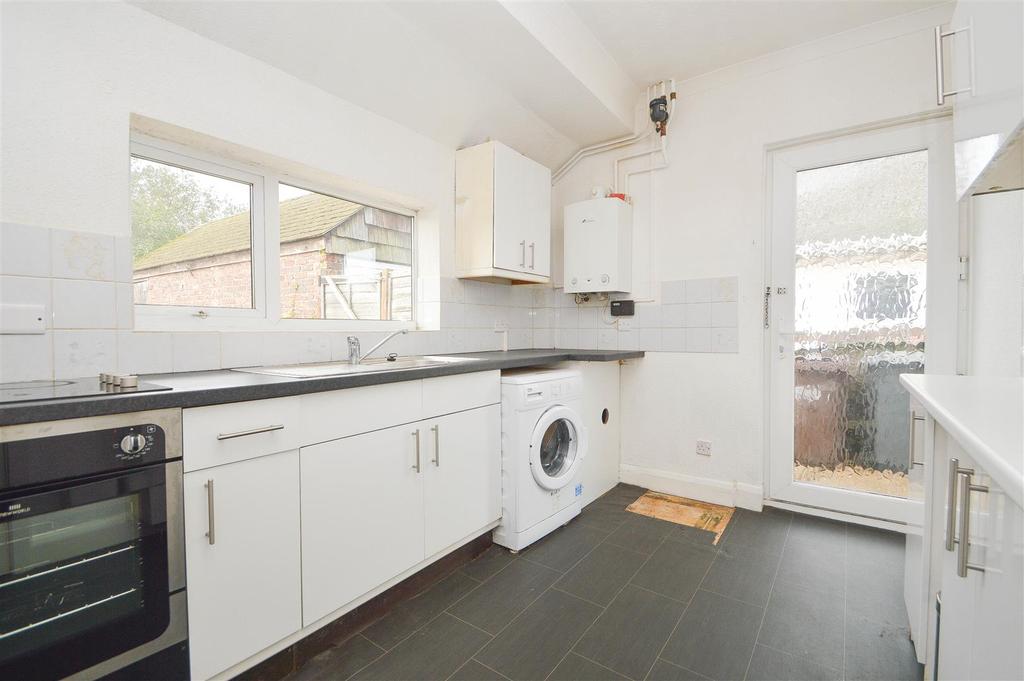 Wallsend Road, Pevensey Bay 2 bed semidetached bungalow £325,000