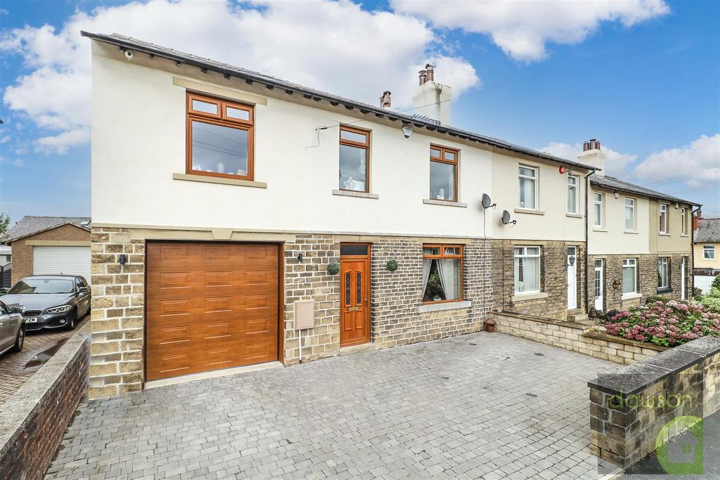 South Parade, Elland 4 bed end of terrace house £275,000