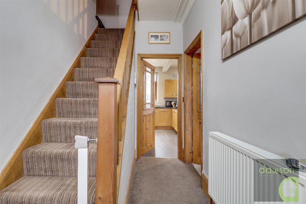 South Parade, Elland 4 bed end of terrace house £275,000