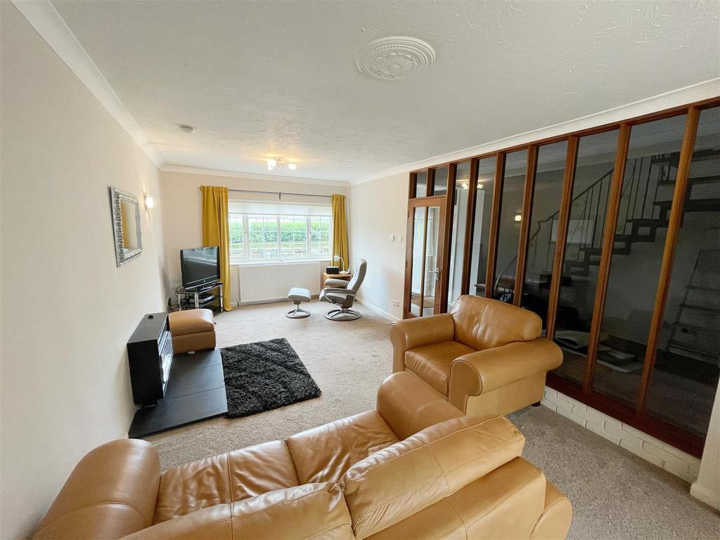 Lounge / Dining Room
