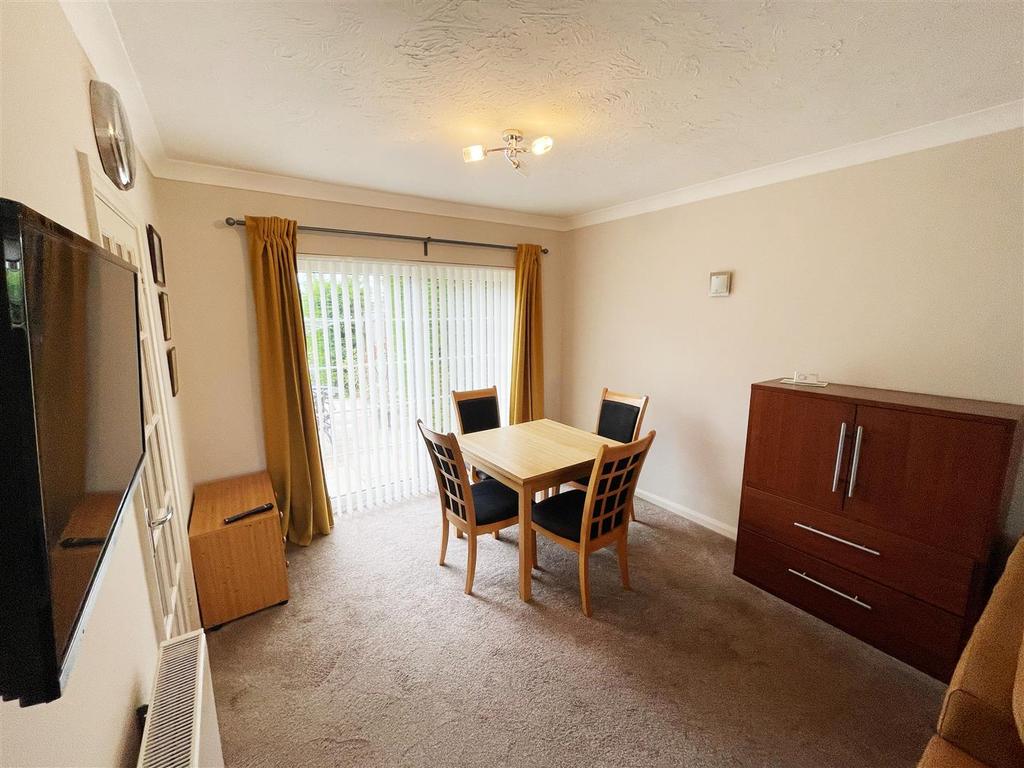 Lounge / Dining Room