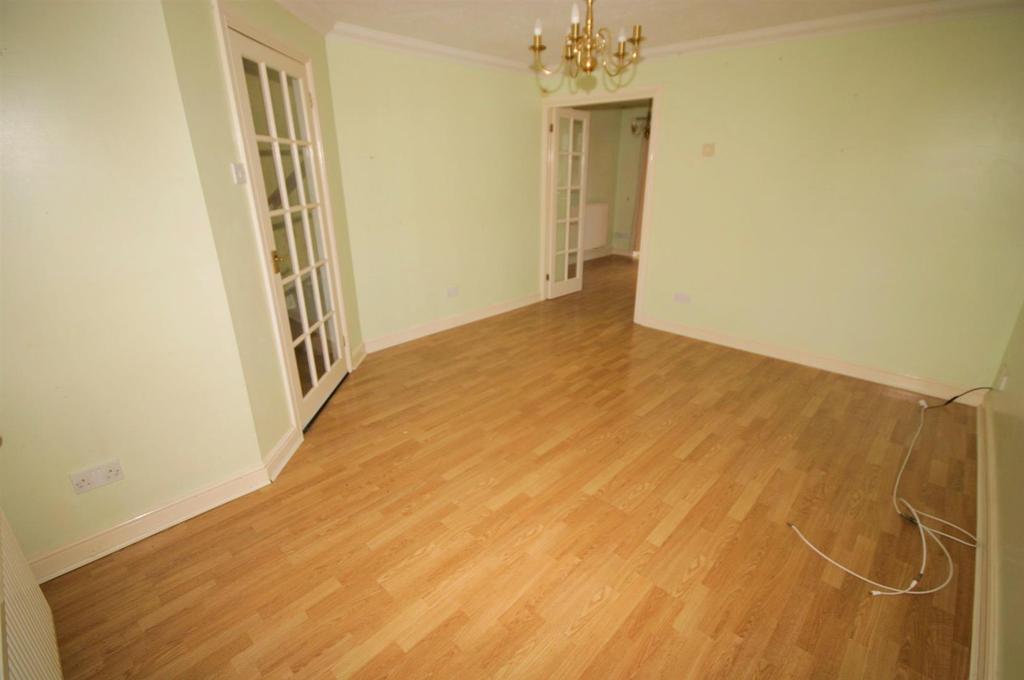 Lorimer Close, Luton 3 bed semidetached house £324,995