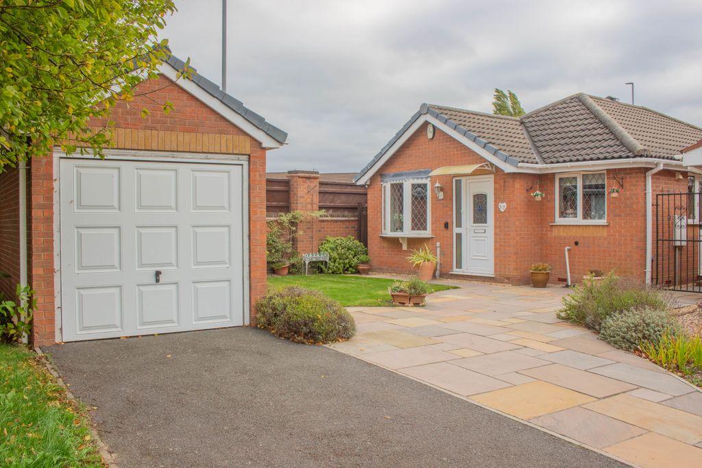Hickton Drive, Chilwell NG9 6DD 2 bed detached bungalow £280,000