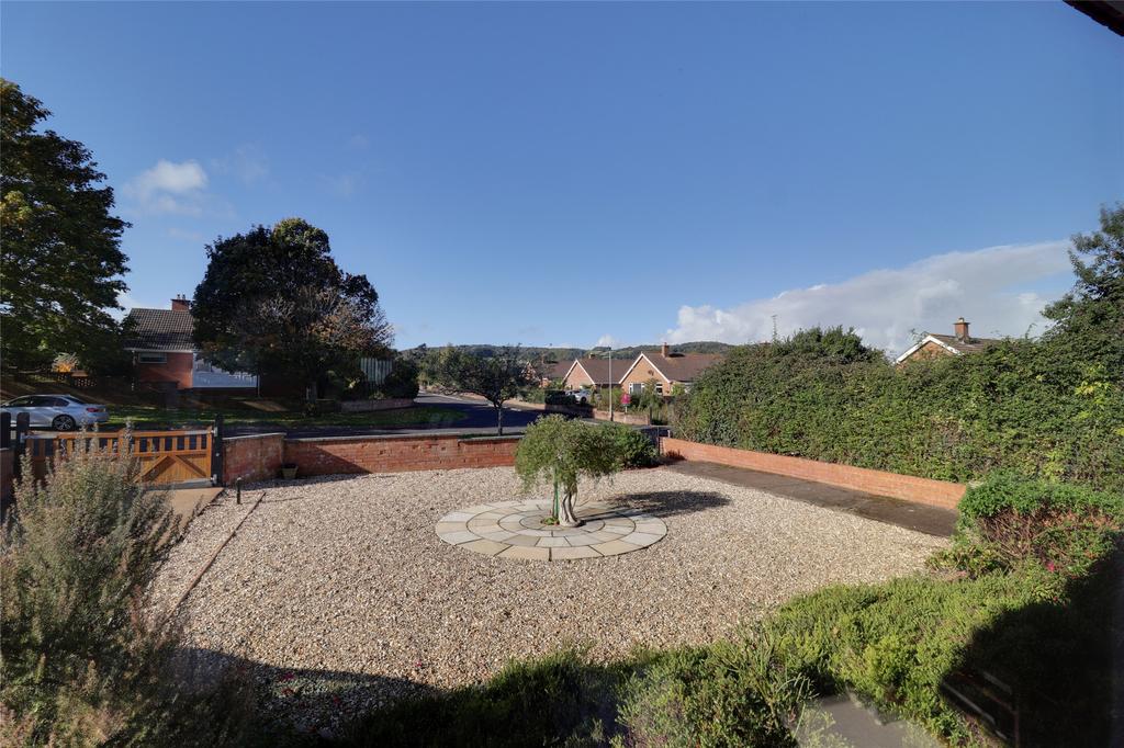 Whitegate Close, Minehead, TA24 3 bed bungalow £375,000
