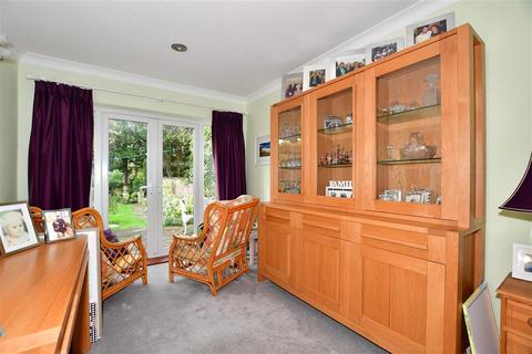 1 Effingham Close, Sutton, SM2 6AF