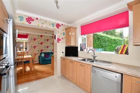 1 Effingham Close, Sutton, SM2 6AF