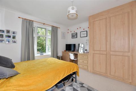 1 Effingham Close, Sutton, SM2 6AF