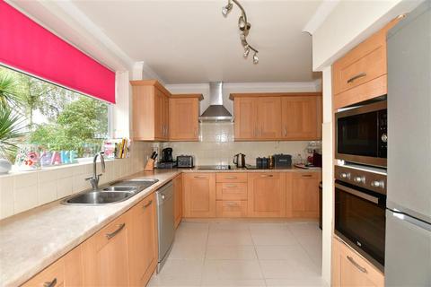 1 Effingham Close, Sutton, SM2 6AF