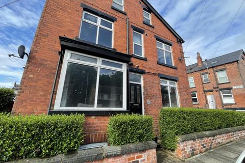 6 bedroom end of terrace house to rent, Hartley Avenue, Leeds, West Yorkshire, LS6