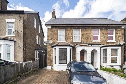 81a Dagnall Park, London, SE25 6NS