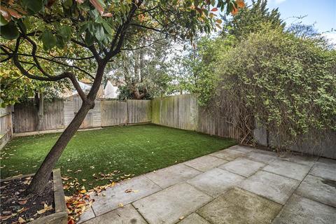 81a Dagnall Park, London, SE25 6NS
