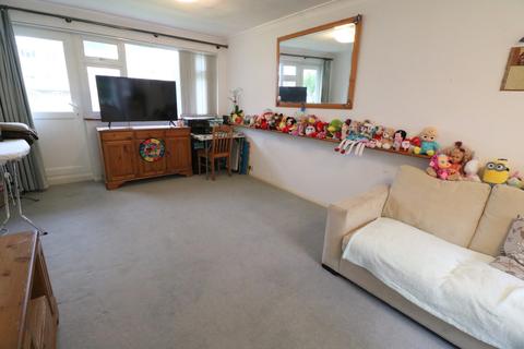 2 bedroom flat for sale - Perrymount Road, Haywards Heath, RH16