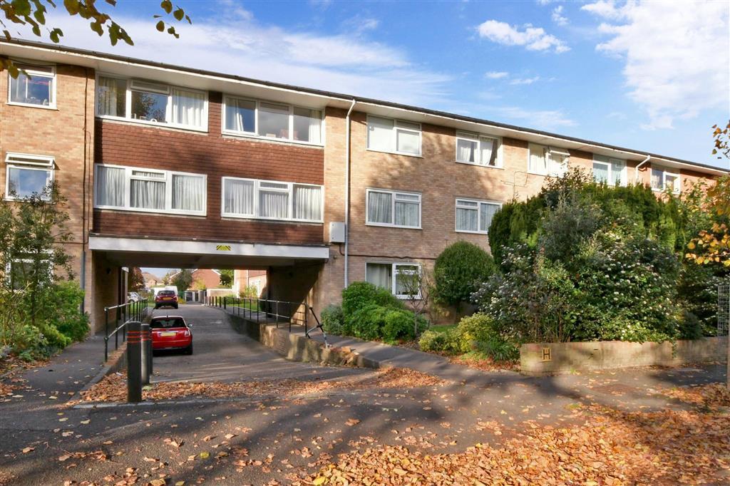 Camborne Road, South Sutton, Surrey 2 bed apartment £325,000