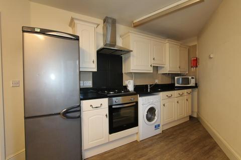 4 bedroom flat to rent, Chapel Cross, Chapel Street, Leamington Spa, CV31