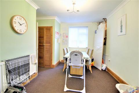 32 Birchtree Road, Thorpe Hesley, Rotherham, S61 2TH