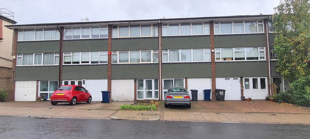 4 Bedroom Town House